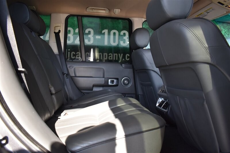 Land Rover Range Rover Vehicle Full-screen Gallery Image 45