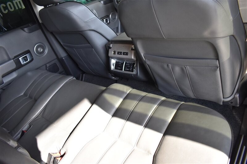 Land Rover Range Rover Vehicle Full-screen Gallery Image 46