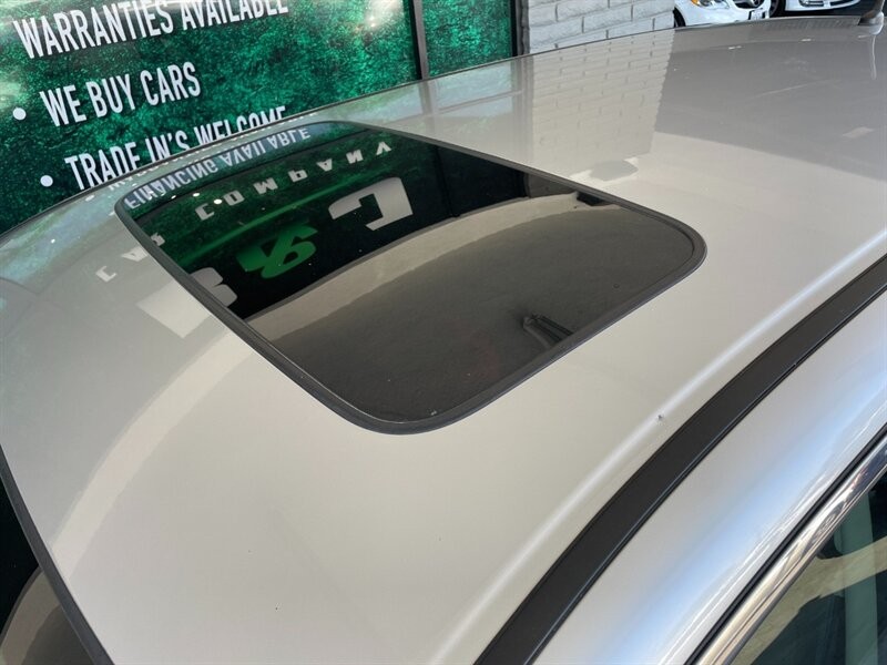 Honda CR-V Vehicle Full-screen Gallery Image 16