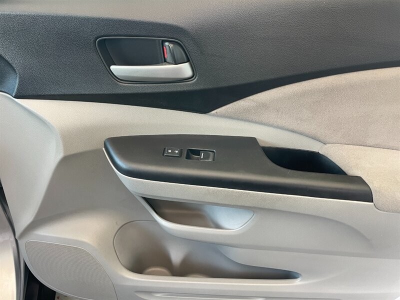 Honda CR-V Vehicle Full-screen Gallery Image 28