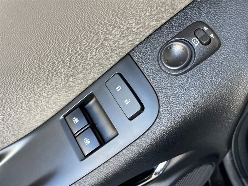 Chevrolet Camaro Vehicle Full-screen Gallery Image 20