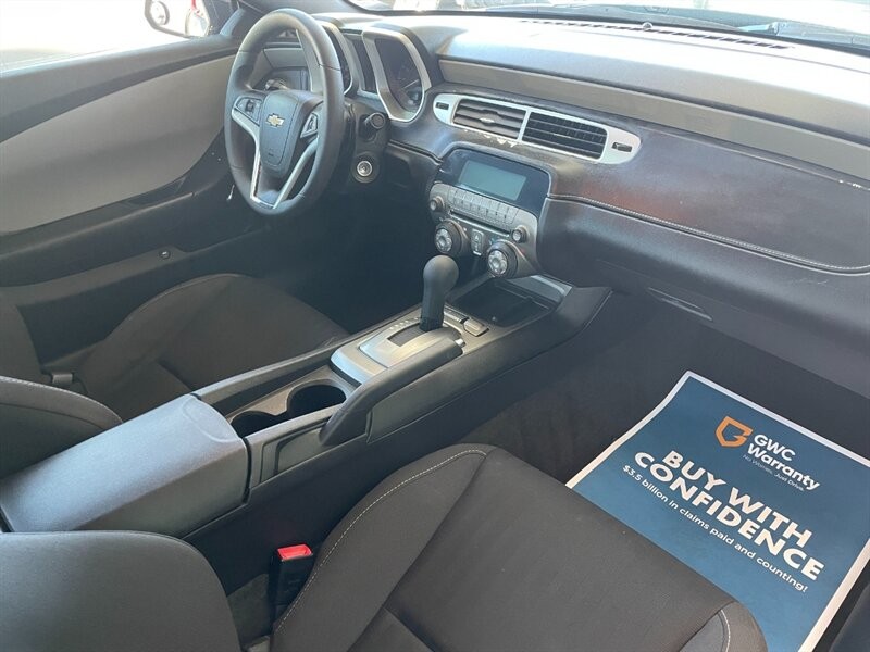 Chevrolet Camaro Vehicle Full-screen Gallery Image 25