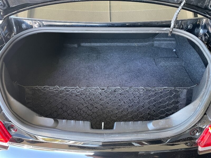 Chevrolet Camaro Vehicle Full-screen Gallery Image 30