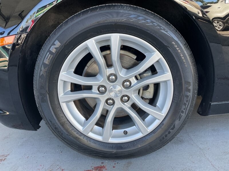 Chevrolet Camaro Vehicle Full-screen Gallery Image 32