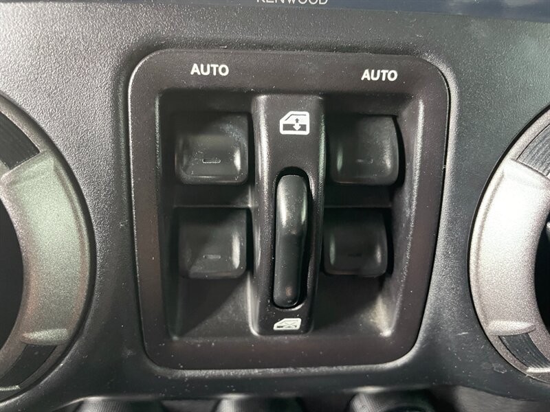 Jeep Wrangler Unlimited Vehicle Full-screen Gallery Image 30