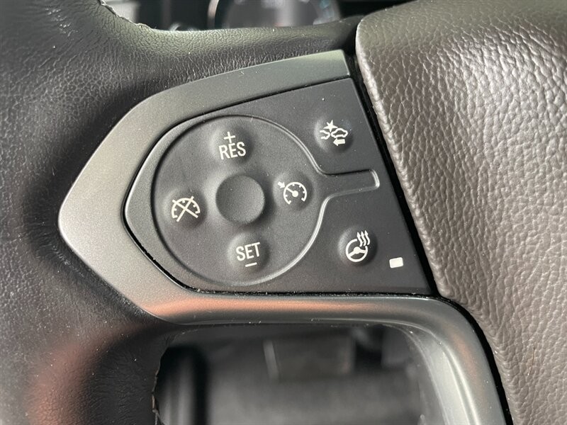 Chevrolet Suburban Vehicle Full-screen Gallery Image 22