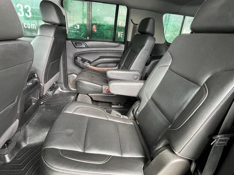 Chevrolet Suburban Vehicle Full-screen Gallery Image 29