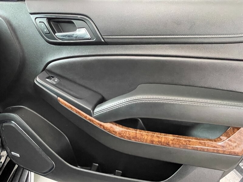 Chevrolet Suburban Vehicle Full-screen Gallery Image 34