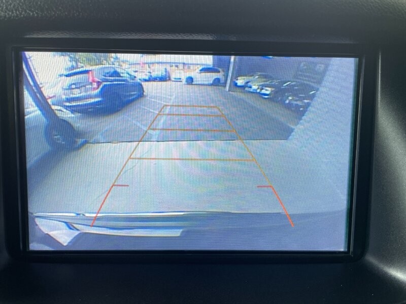 Chevrolet Suburban Vehicle Full-screen Gallery Image 38