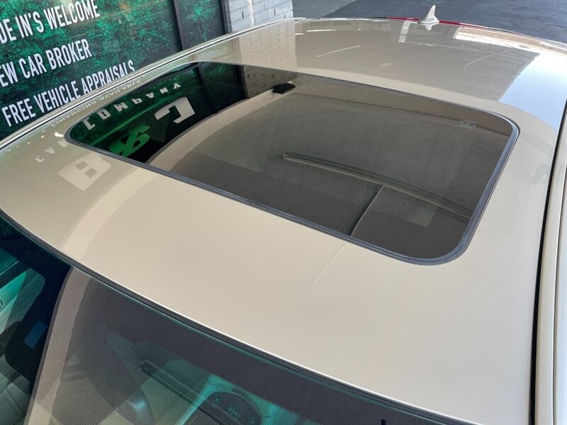 Lexus LS 460 Vehicle Full-screen Gallery Image 16