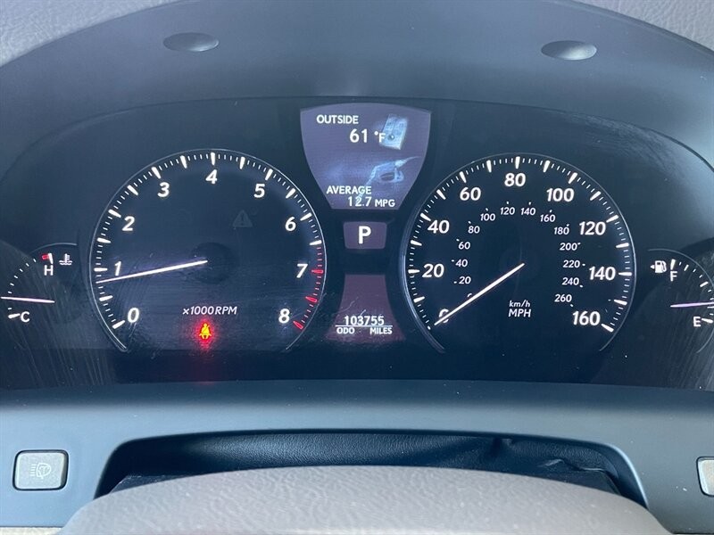 Lexus LS 460 Vehicle Full-screen Gallery Image 35