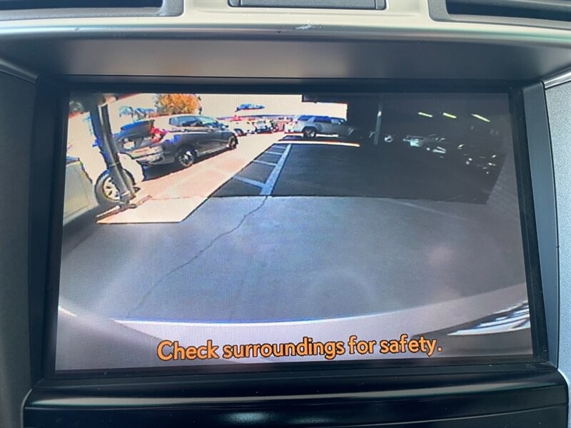 Lexus LS 460 Vehicle Full-screen Gallery Image 38