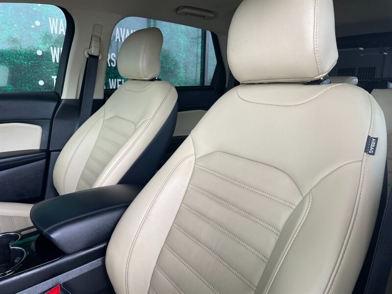 Ford Edge Vehicle Full-screen Gallery Image 18