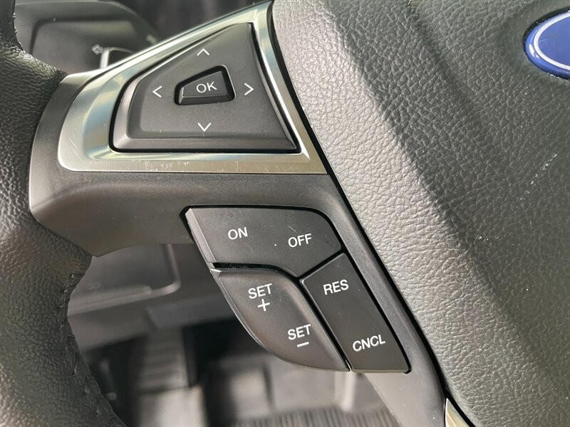 Ford Edge Vehicle Full-screen Gallery Image 21