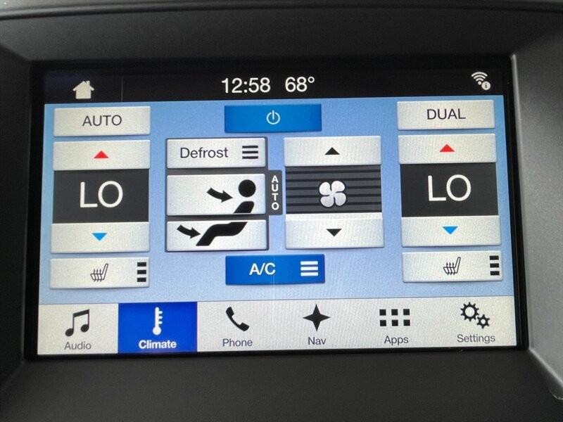 Ford Edge Vehicle Full-screen Gallery Image 34