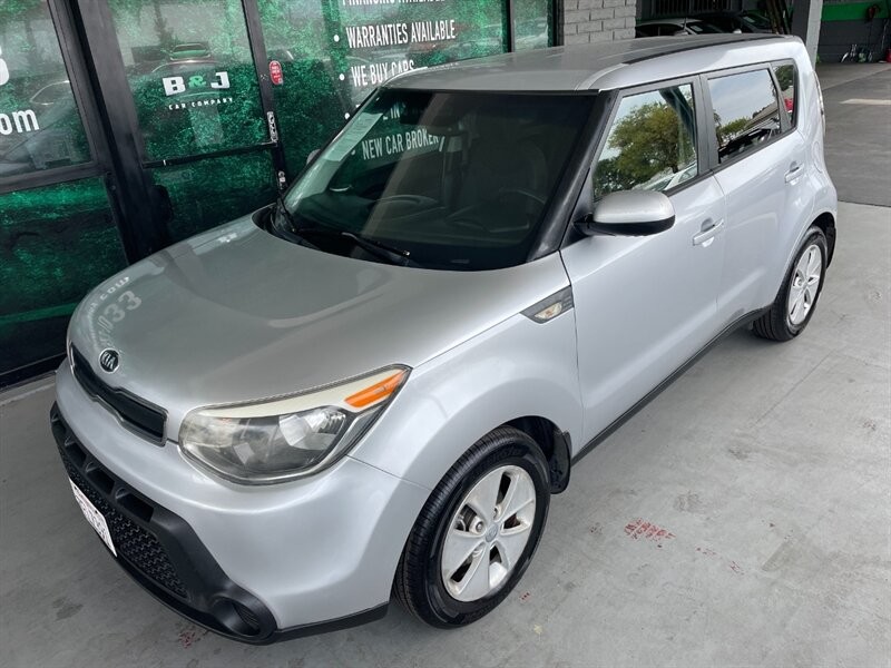 Kia Soul Vehicle Full-screen Gallery Image 02