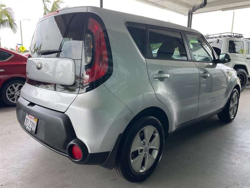 Kia Soul Vehicle Full-screen Gallery Image 10