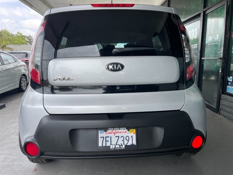Kia Soul Vehicle Full-screen Gallery Image 14