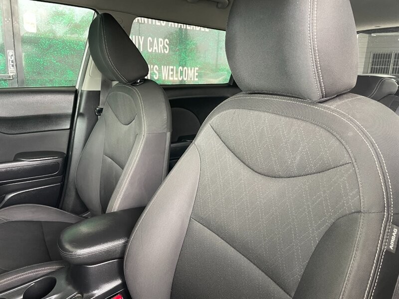 Kia Soul Vehicle Full-screen Gallery Image 18