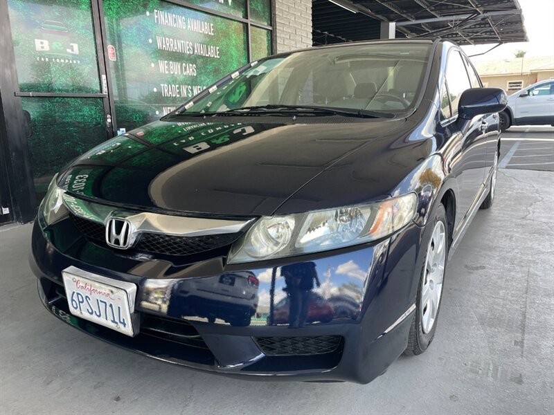 Honda Civic Sedan Vehicle Full-screen Gallery Image 03