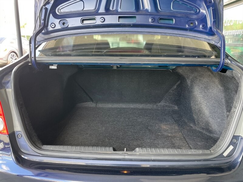 Honda Civic Sedan Vehicle Full-screen Gallery Image 29