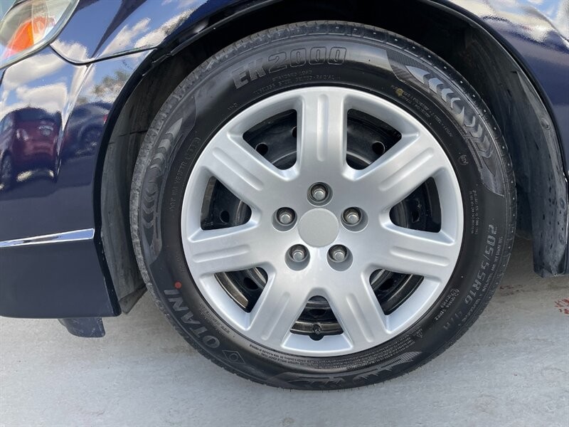 Honda Civic Sedan Vehicle Full-screen Gallery Image 31