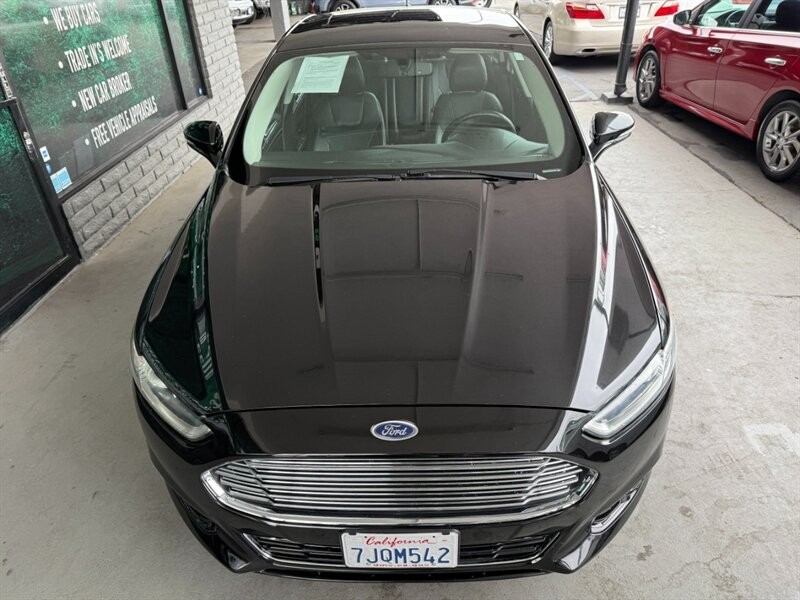 Ford Fusion Energi Vehicle Full-screen Gallery Image 13