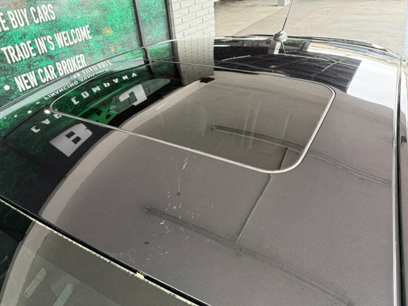 Ford Fusion Energi Vehicle Full-screen Gallery Image 16