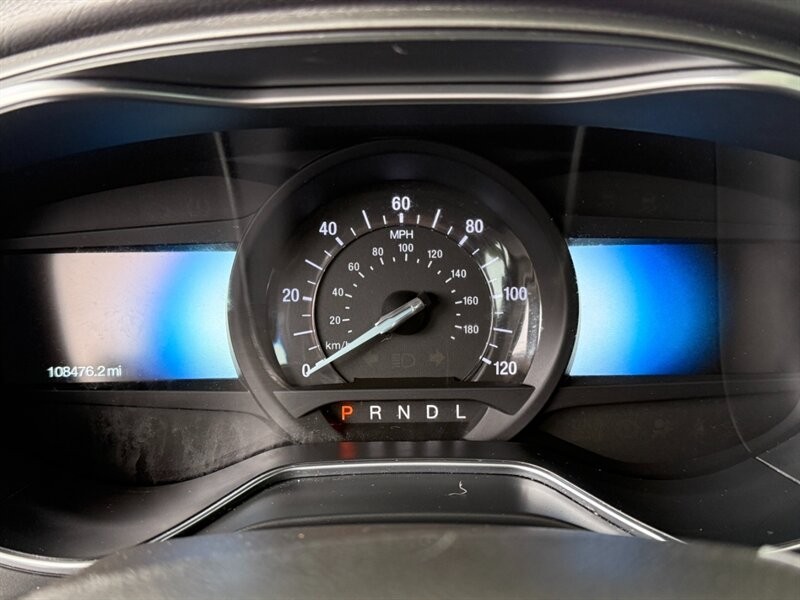 Ford Fusion Energi Vehicle Full-screen Gallery Image 31