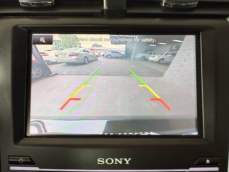 Ford Fusion Energi Vehicle Full-screen Gallery Image 34