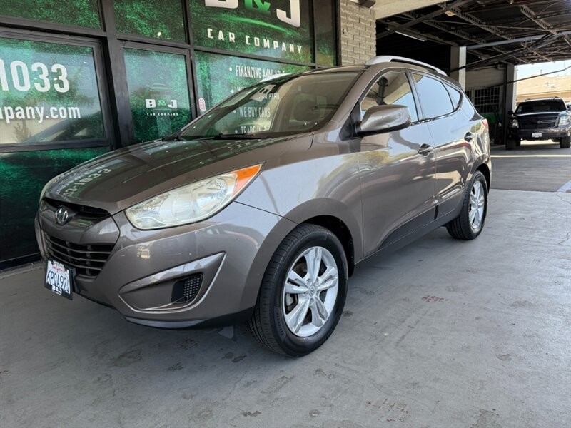 Hyundai Tucson Vehicle Full-screen Gallery Image 01