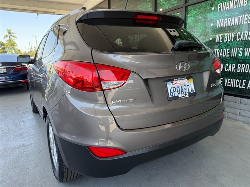 Hyundai Tucson Vehicle Full-screen Gallery Image 07