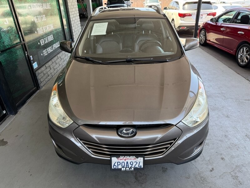 Hyundai Tucson Vehicle Full-screen Gallery Image 13