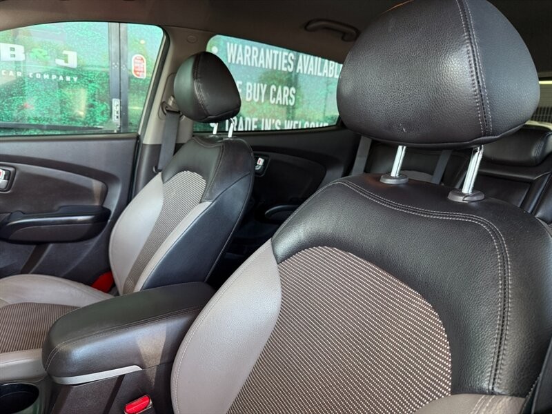 Hyundai Tucson Vehicle Full-screen Gallery Image 18