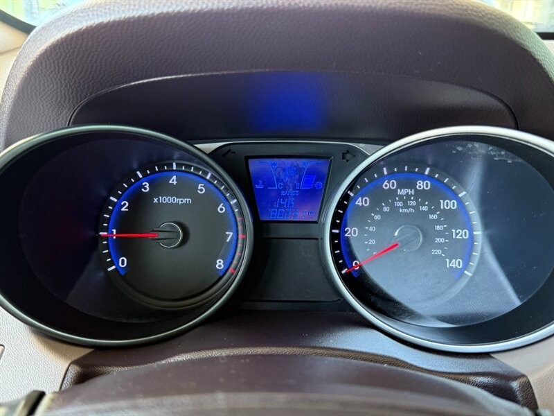 Hyundai Tucson Vehicle Full-screen Gallery Image 27