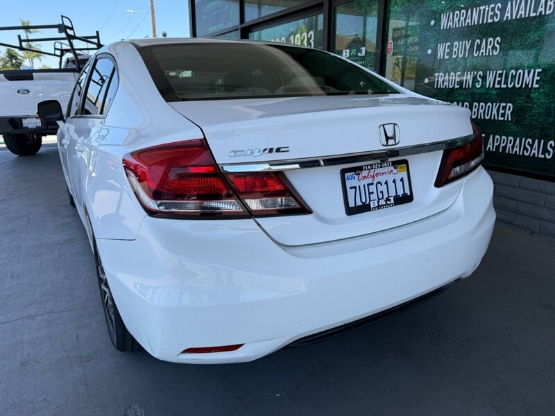 Honda Civic Sedan Vehicle Full-screen Gallery Image 06