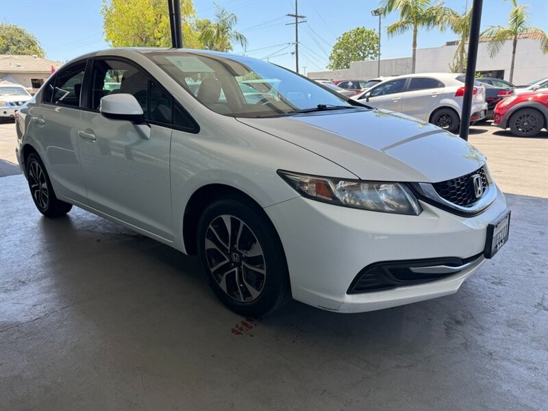 Honda Civic Sedan Vehicle Full-screen Gallery Image 07