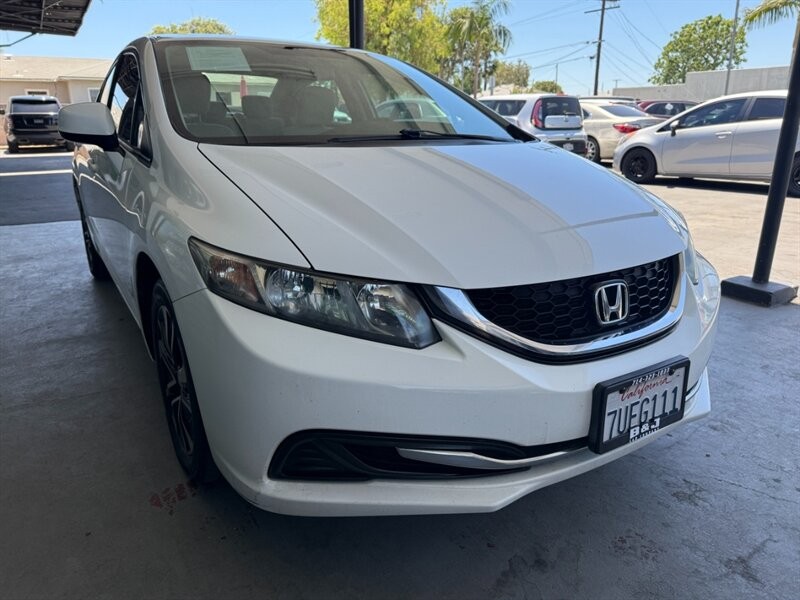 Honda Civic Sedan Vehicle Full-screen Gallery Image 08