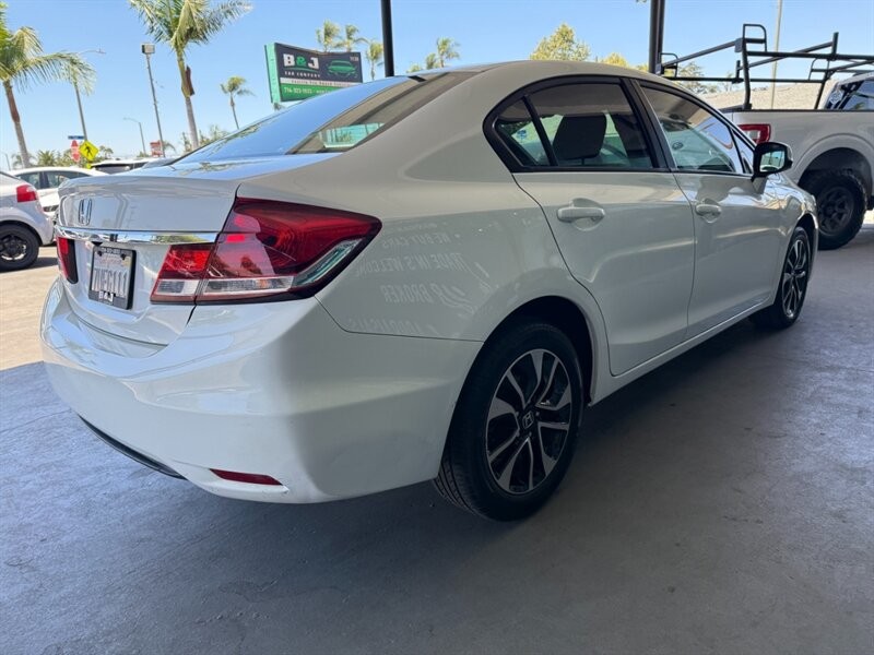 Honda Civic Sedan Vehicle Full-screen Gallery Image 09