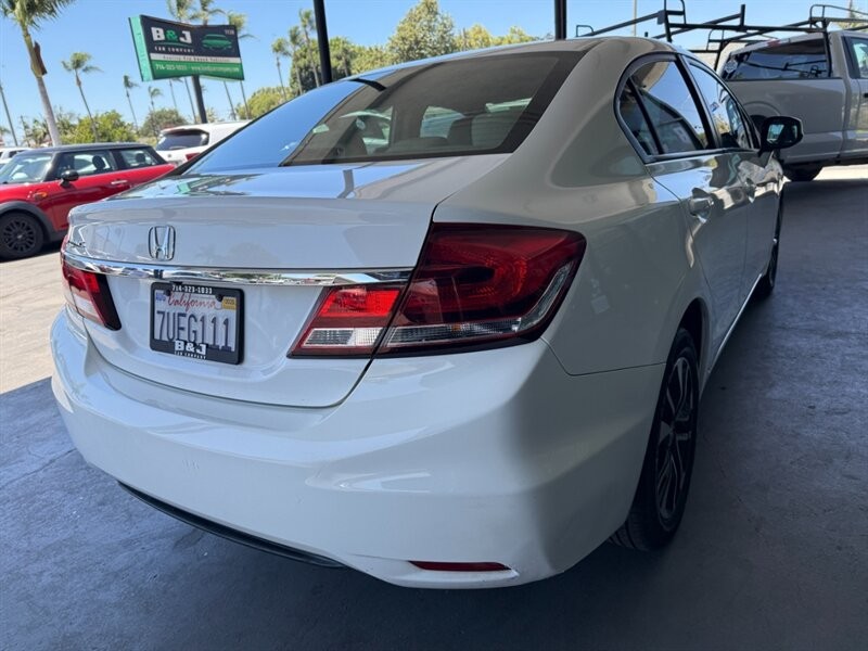 Honda Civic Sedan Vehicle Full-screen Gallery Image 10