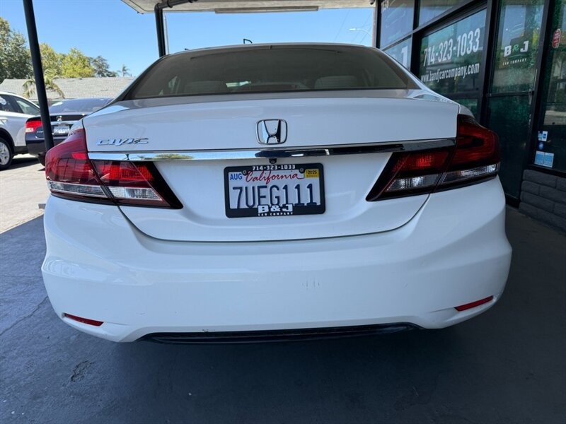 Honda Civic Sedan Vehicle Full-screen Gallery Image 13