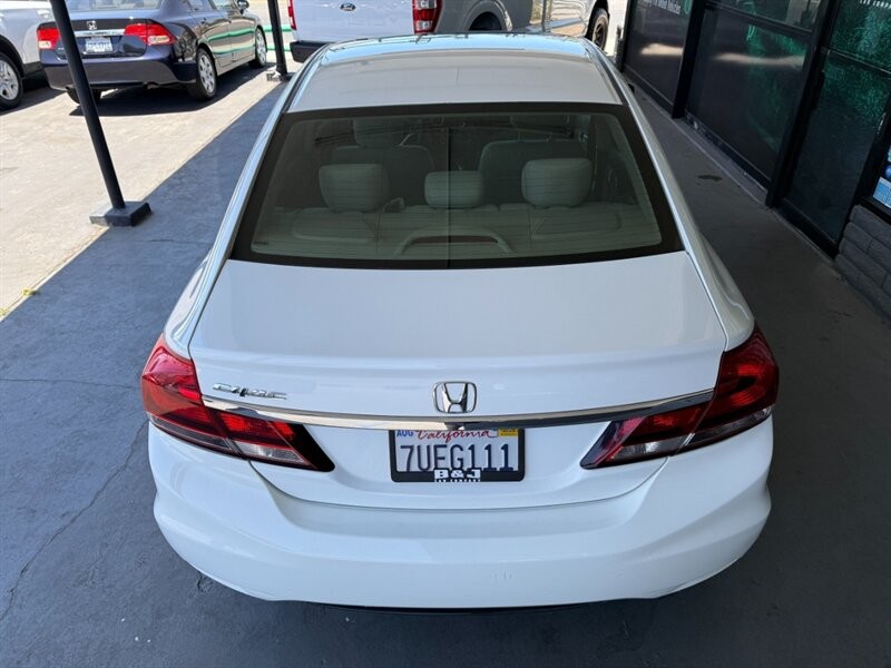 Honda Civic Sedan Vehicle Full-screen Gallery Image 14