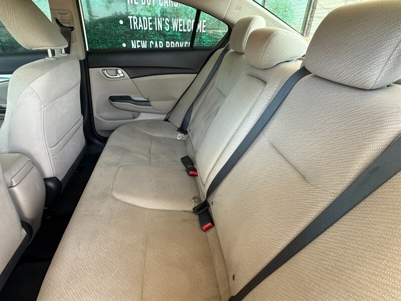 Honda Civic Sedan Vehicle Full-screen Gallery Image 24
