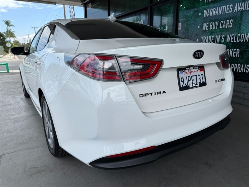 Kia Optima Hybrid Vehicle Full-screen Gallery Image 07
