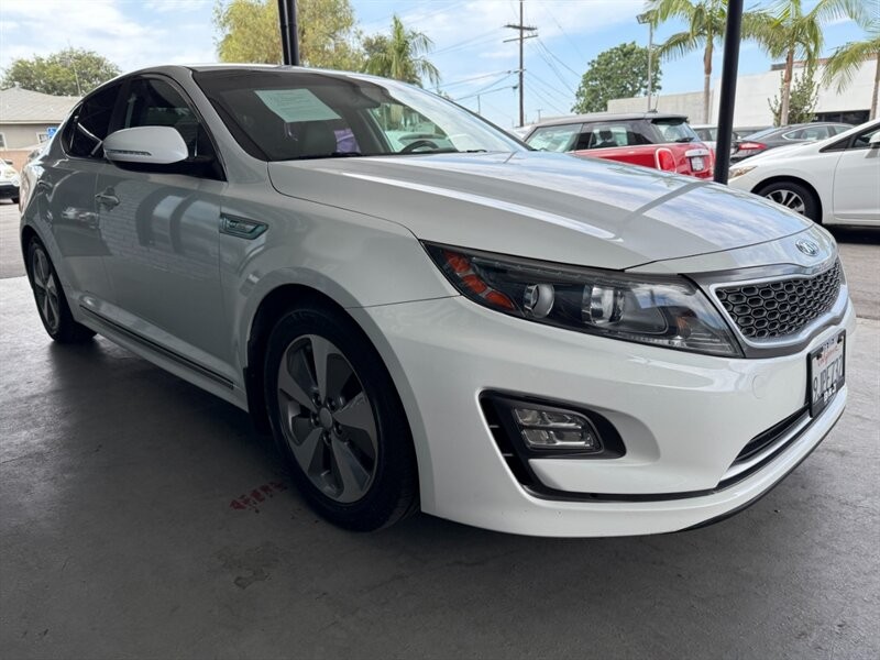 Kia Optima Hybrid Vehicle Full-screen Gallery Image 08