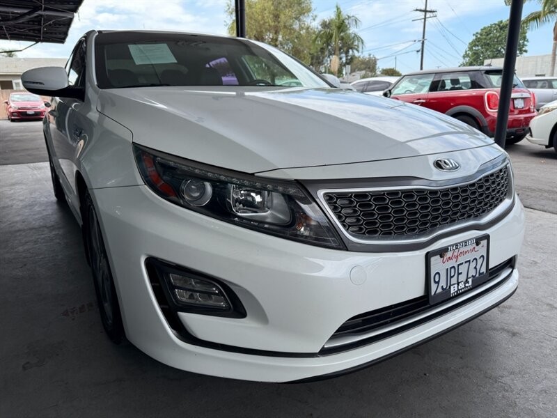 Kia Optima Hybrid Vehicle Full-screen Gallery Image 09