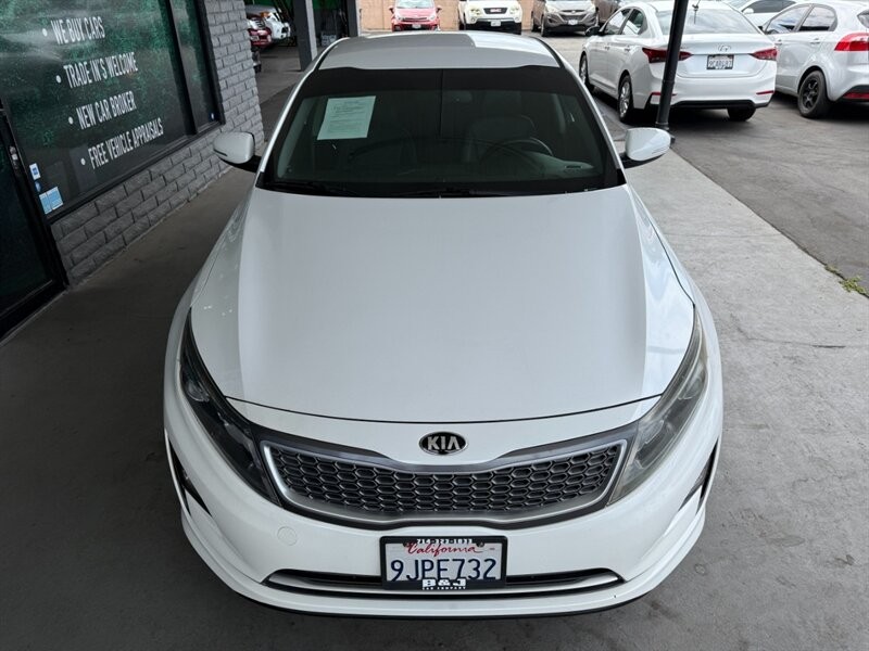 Kia Optima Hybrid Vehicle Full-screen Gallery Image 13
