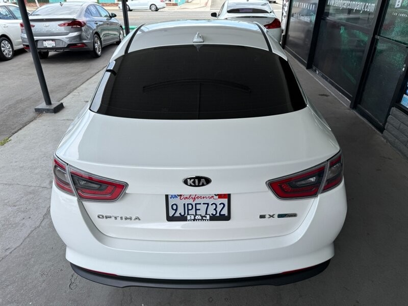 Kia Optima Hybrid Vehicle Full-screen Gallery Image 15