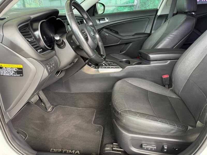 Kia Optima Hybrid Vehicle Full-screen Gallery Image 17