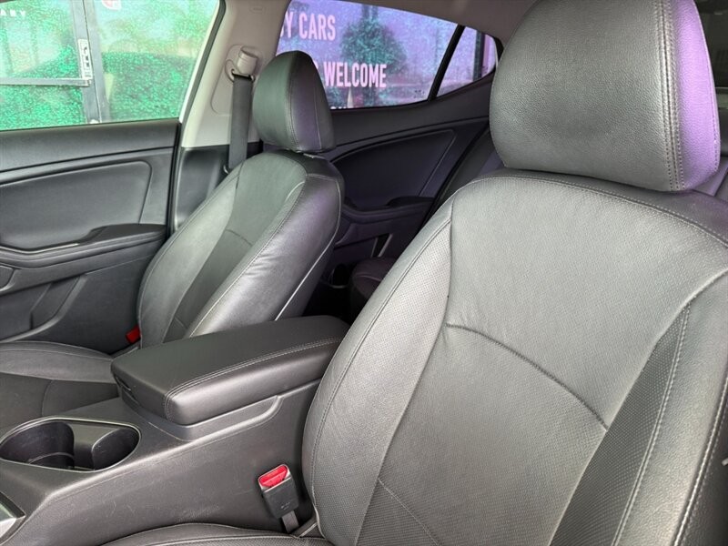 Kia Optima Hybrid Vehicle Full-screen Gallery Image 18